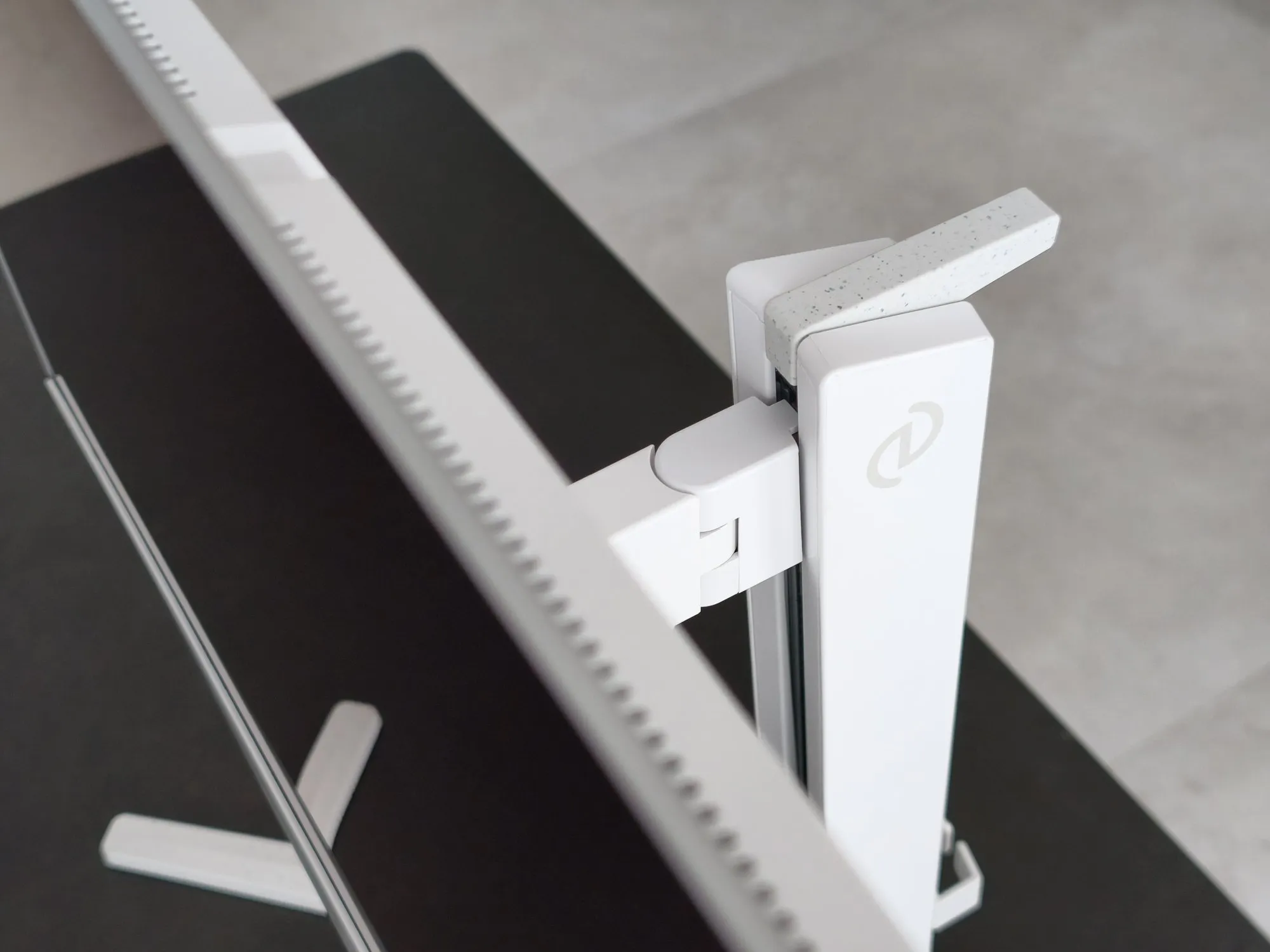 Philips Evnia 27M2N6501L OLED recenzia 5