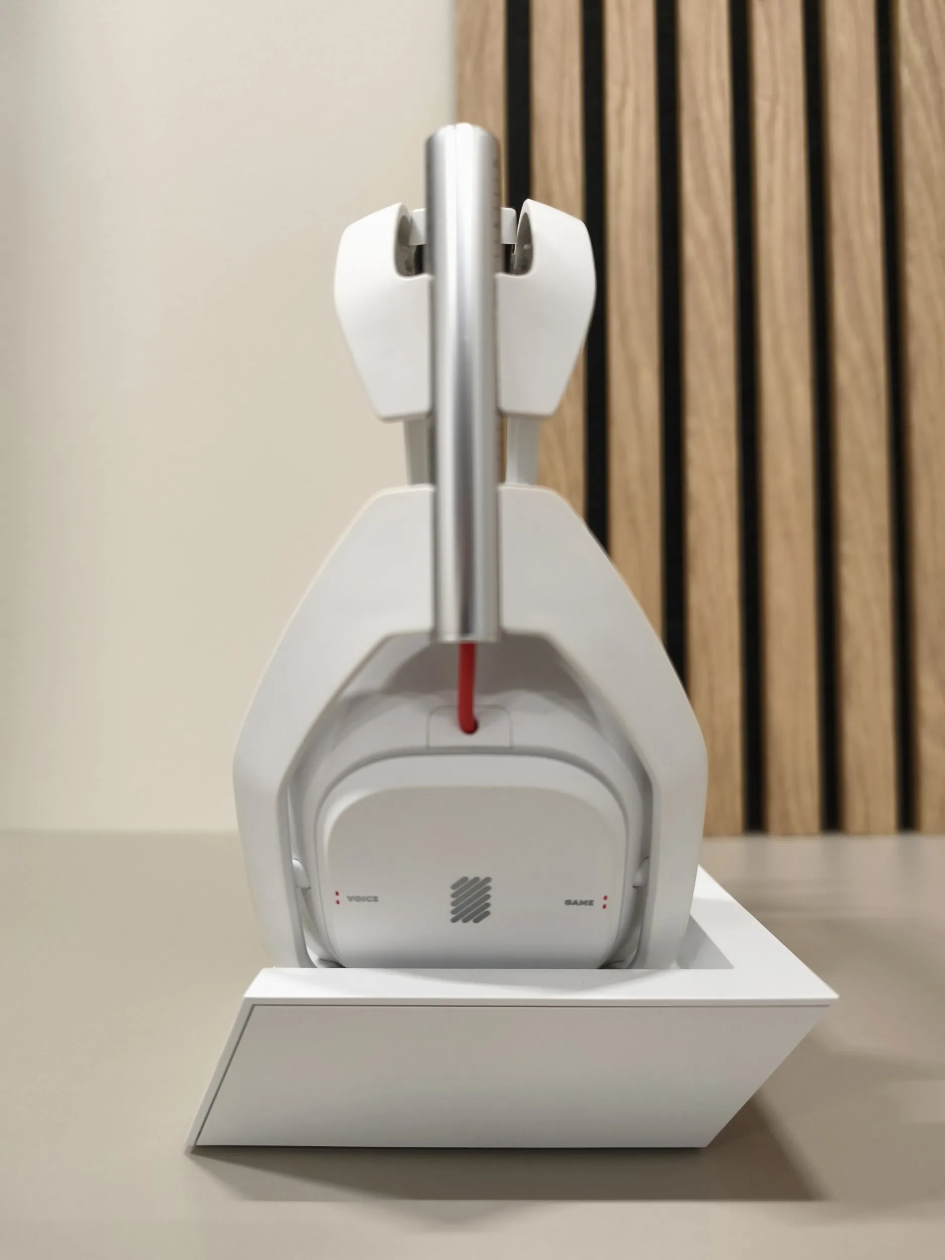 Logitech Astro A50 LIGHTSPEED 07