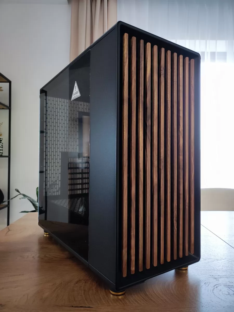 Fractal Design North XL Recenzia 1