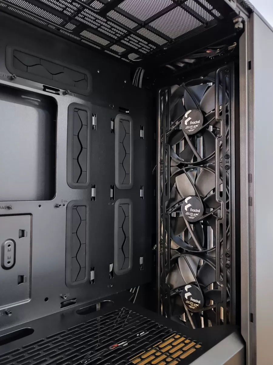 Fractal Design North XL Recenzia 10