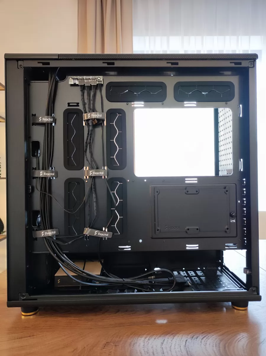 Fractal Design North XL Recenzia 12