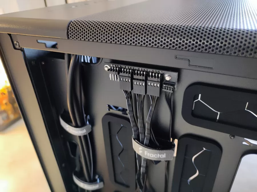 Fractal Design North XL Recenzia 13