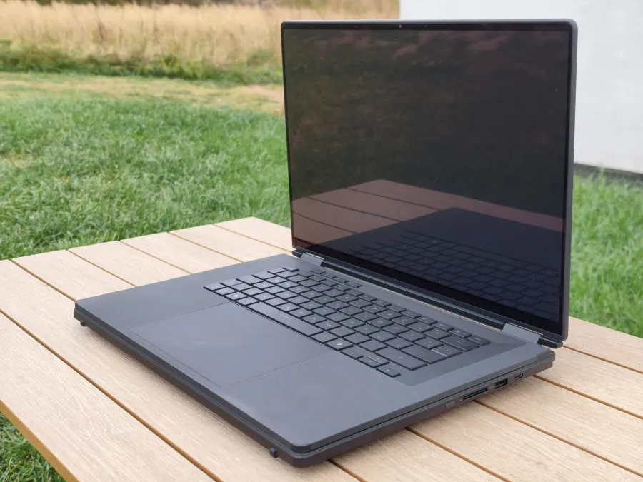 ROG Zephyrus Duo 2026 GX651AX - Recenzia 16
