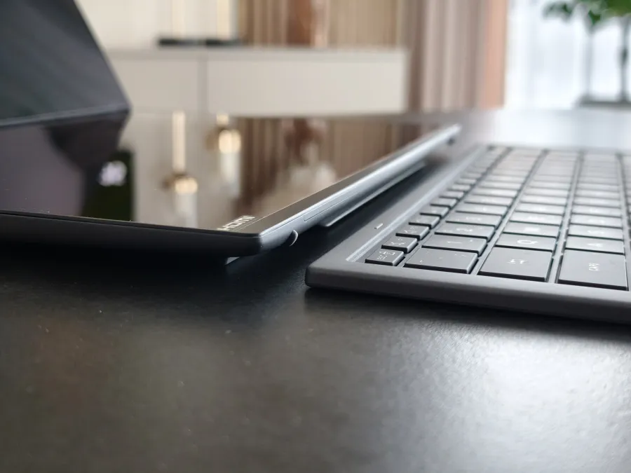 Asus Zenbook DUO 2026 UX8407AA hr&uacute;bka notebooku