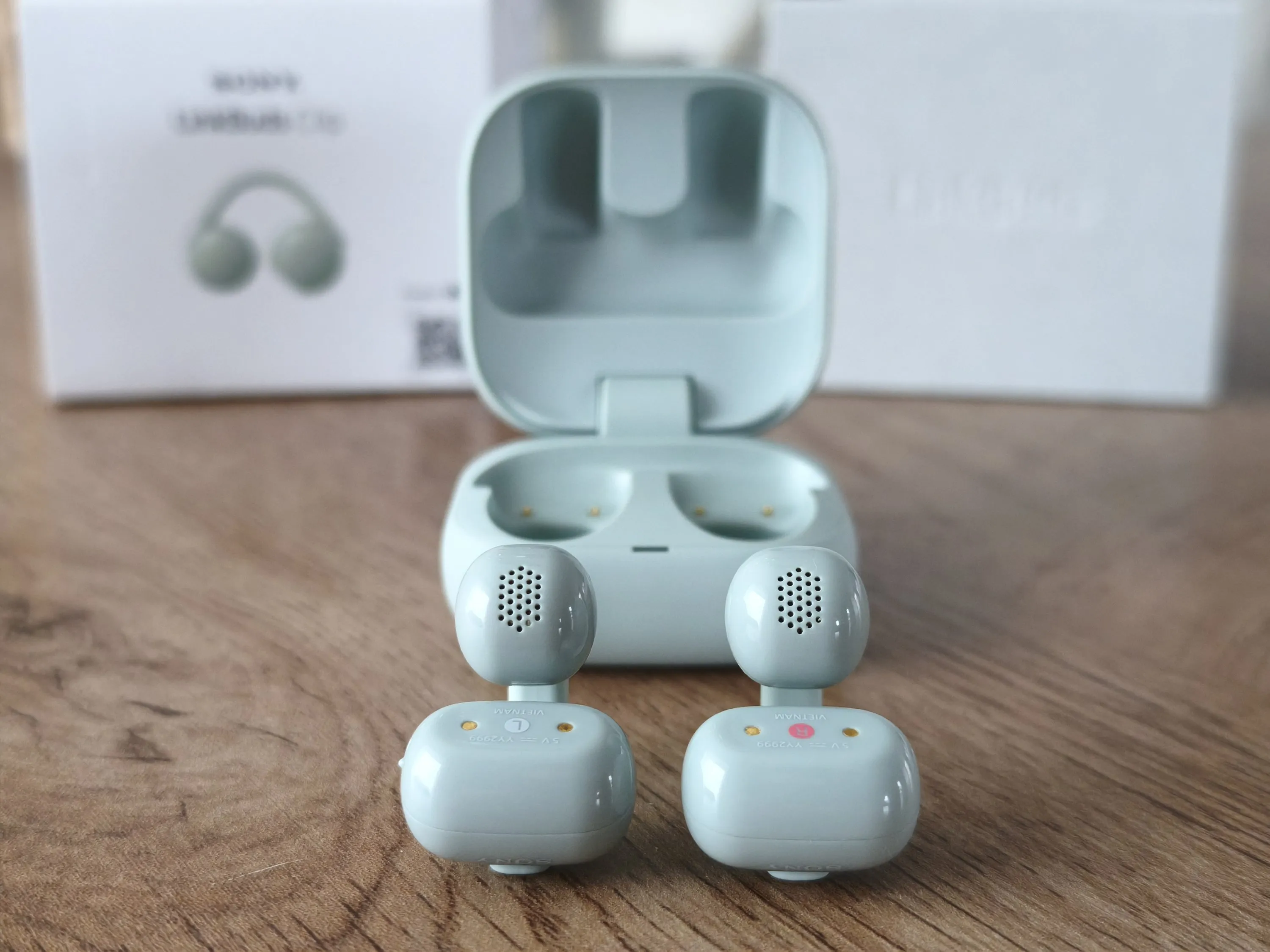 Sluchátka LinkBuds Clip Recenzia 02